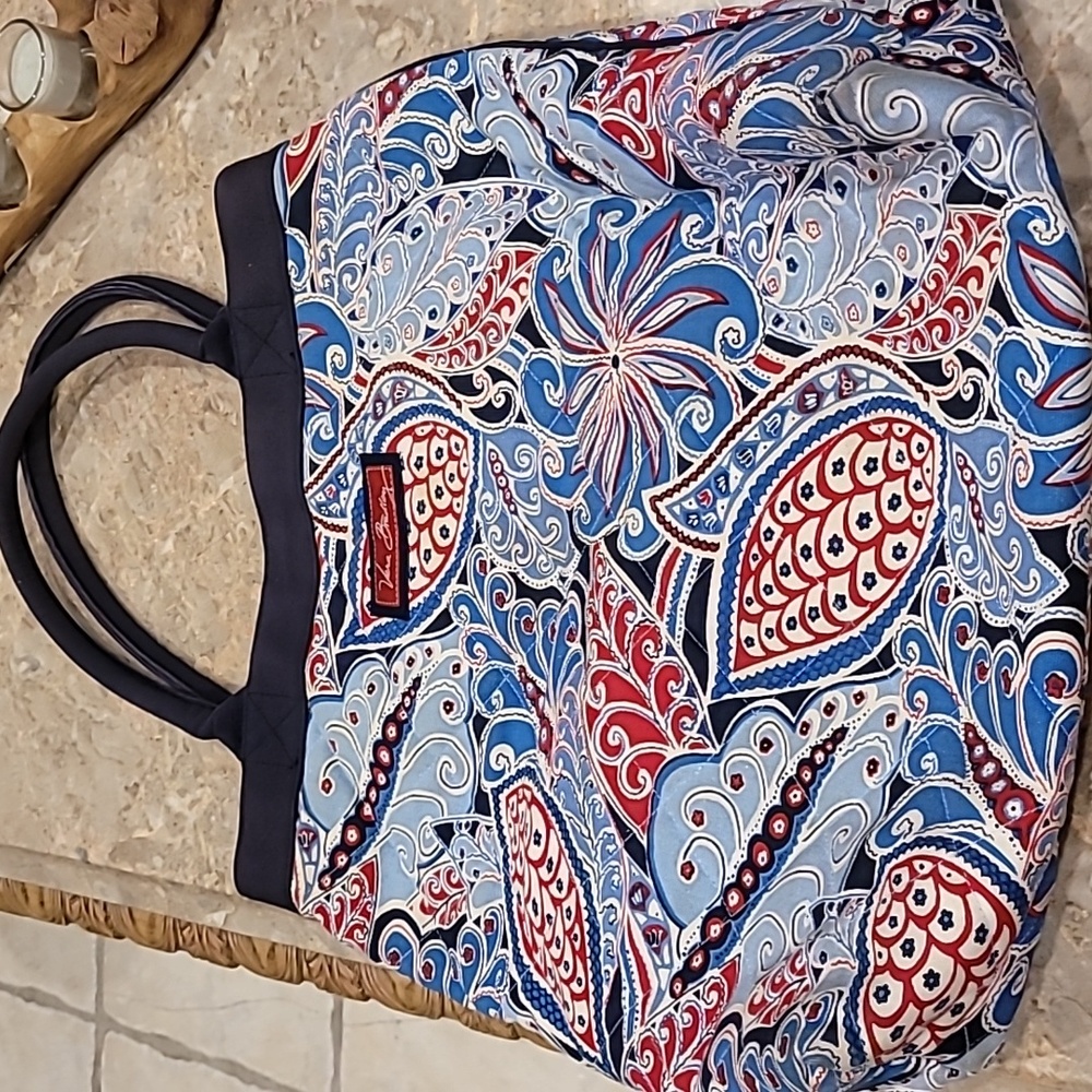 VERA BRADLEY HANDBAG